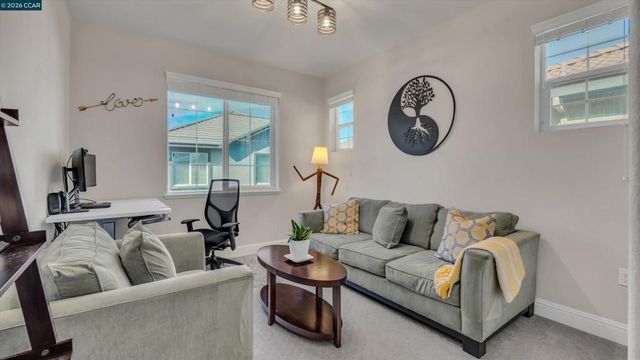 3025 Aragon Dr, Pittsburg, CA 94565