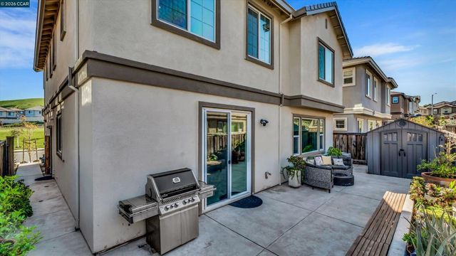 3025 Aragon Dr, Pittsburg, CA 94565