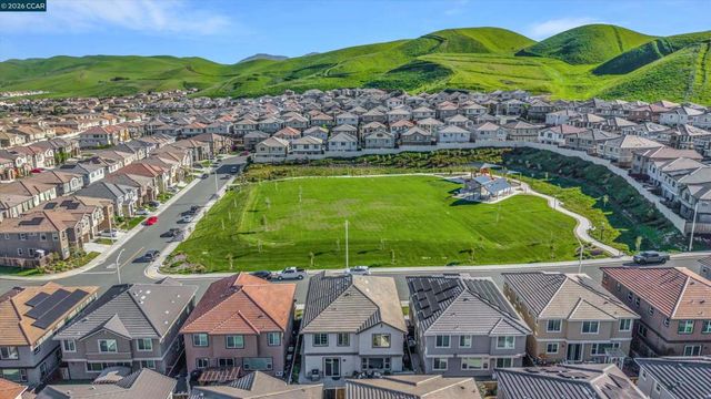 3025 Aragon Dr, Pittsburg, CA 94565