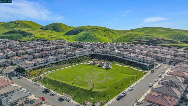 3025 Aragon Dr, Pittsburg, CA 94565