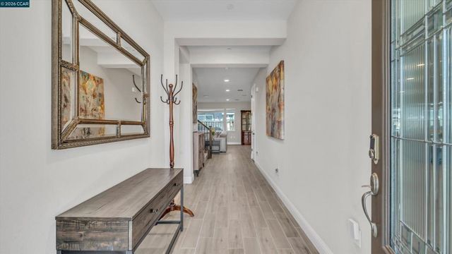 3025 Aragon Dr, Pittsburg, CA 94565