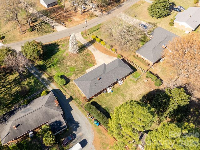 2033 Kimway Drive, Matthews, NC 28105