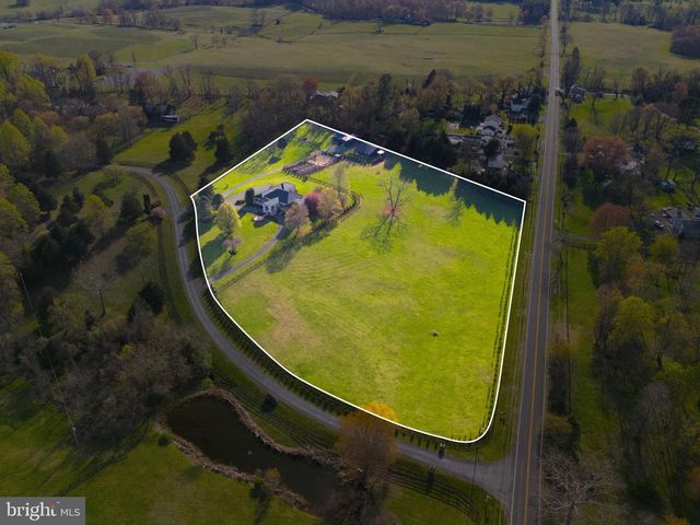 23333 FOUR CHIMNEYS LN, Middleburg, VA 20117