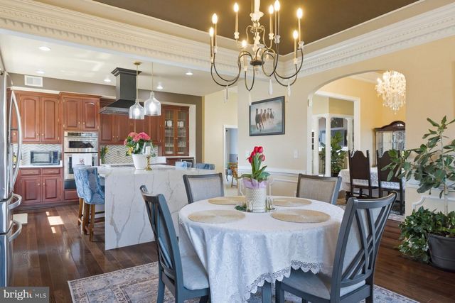 23333 FOUR CHIMNEYS LN, Middleburg, VA 20117