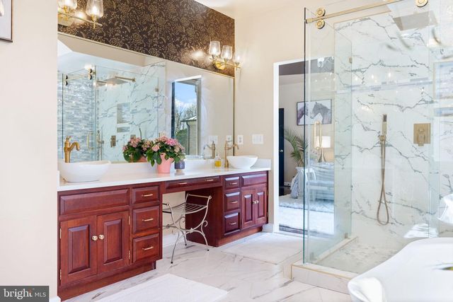 23333 FOUR CHIMNEYS LN, Middleburg, VA 20117