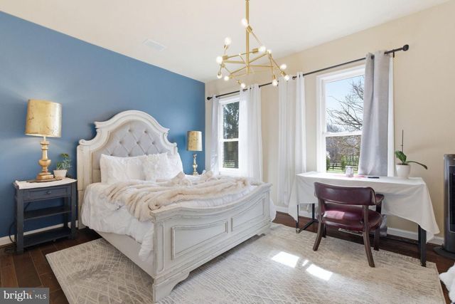 23333 FOUR CHIMNEYS LN, Middleburg, VA 20117