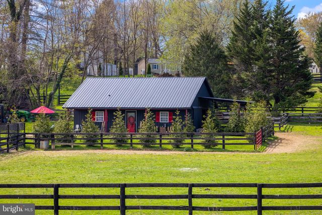 23333 FOUR CHIMNEYS LN, Middleburg, VA 20117