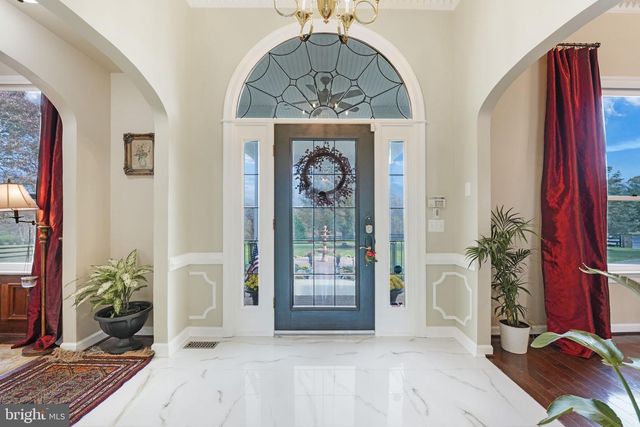 23333 FOUR CHIMNEYS LN, Middleburg, VA 20117