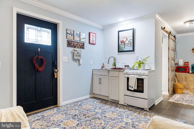 23333 FOUR CHIMNEYS LN, Middleburg, VA 20117