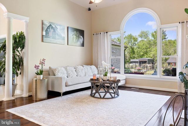 23333 FOUR CHIMNEYS LN, Middleburg, VA 20117