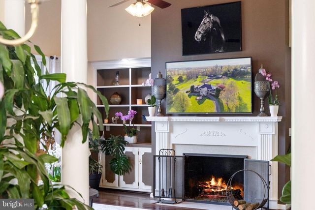 23333 FOUR CHIMNEYS LN, Middleburg, VA 20117