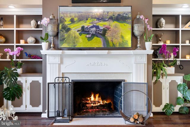 23333 FOUR CHIMNEYS LN, Middleburg, VA 20117