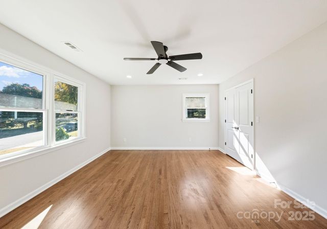 5609 Alanhurst Place, Charlotte, NC 28217