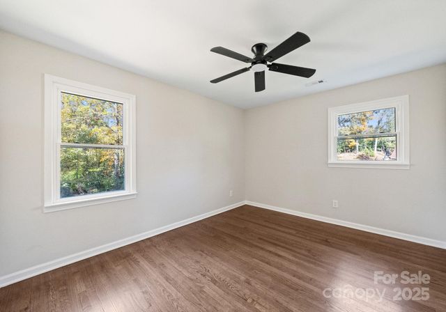 5609 Alanhurst Place, Charlotte, NC 28217