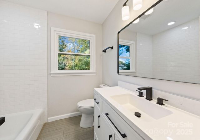 5609 Alanhurst Place, Charlotte, NC 28217