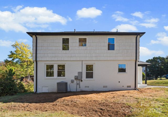 5609 Alanhurst Place, Charlotte, NC 28217