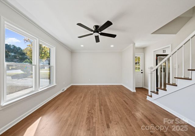 5609 Alanhurst Place, Charlotte, NC 28217