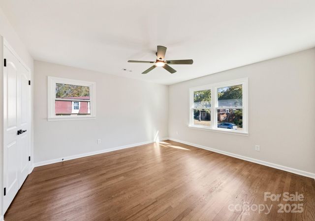 5609 Alanhurst Place, Charlotte, NC 28217