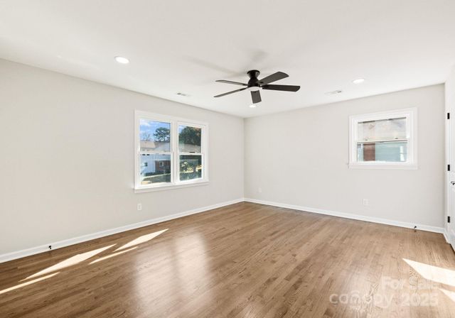 5609 Alanhurst Place, Charlotte, NC 28217