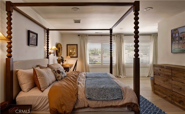 1096 Tulare, Costa Mesa, CA 92626