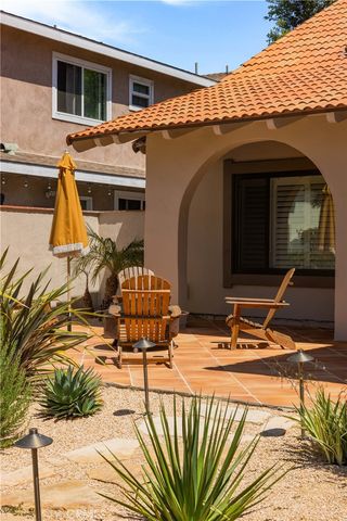 1096 Tulare, Costa Mesa, CA 92626