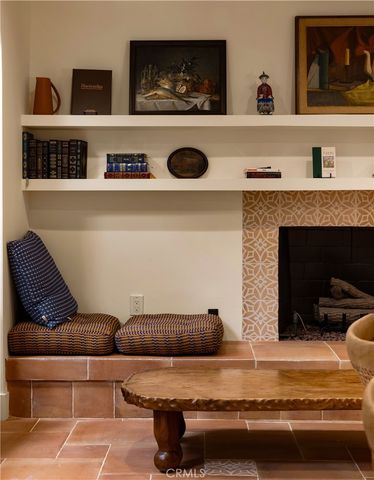1096 Tulare, Costa Mesa, CA 92626