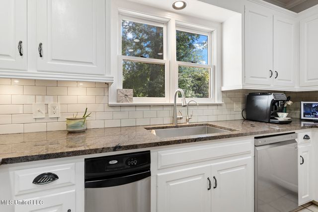 5134 Canton Heights Drive, Jackson, MS 39211