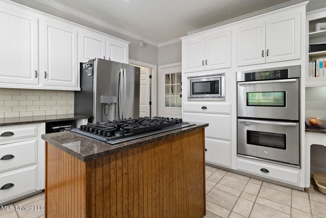 5134 Canton Heights Drive, Jackson, MS 39211