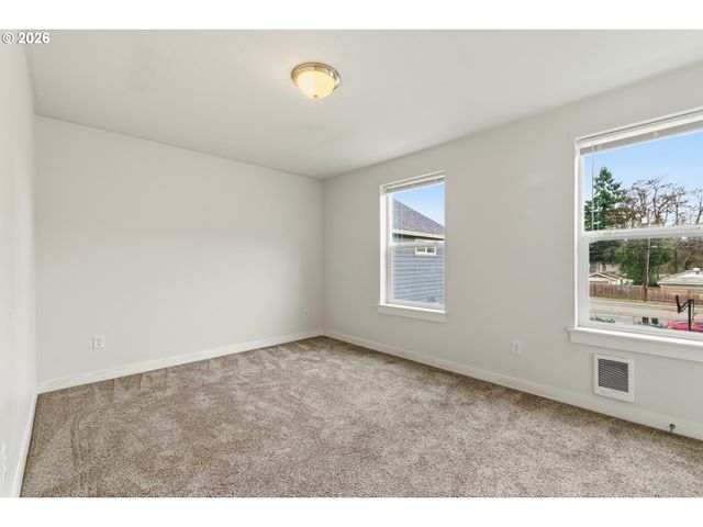 3223 Se 122ND Ave, Portland, OR 97236