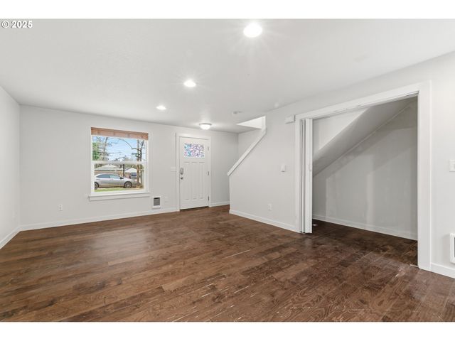 3223 Se 122ND Ave, Portland, OR 97236