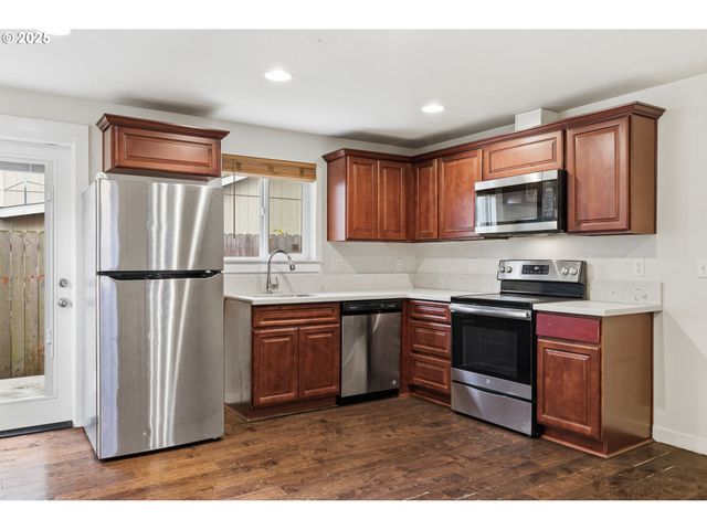 3223 Se 122ND Ave, Portland, OR 97236