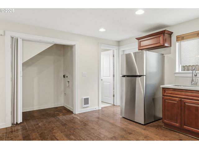 3223 Se 122ND Ave, Portland, OR 97236