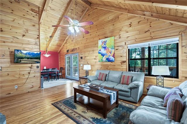 138 Oakwood Trail, Mineral Bluff, GA 30559