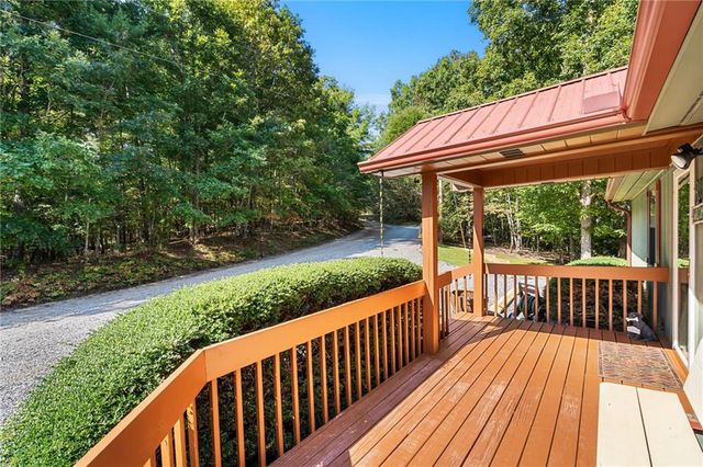 138 Oakwood Trail, Mineral Bluff, GA 30559