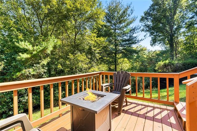 138 Oakwood Trail, Mineral Bluff, GA 30559