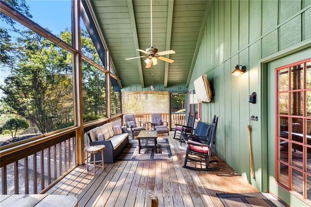 138 Oakwood Trail, Mineral Bluff, GA 30559