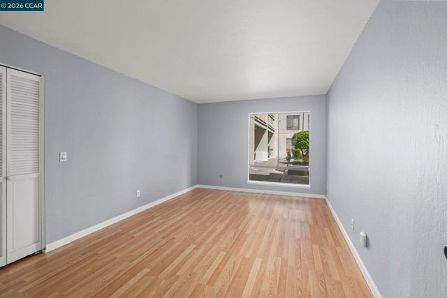 330 N Civic Dr 203, Walnut Creek, CA 94596