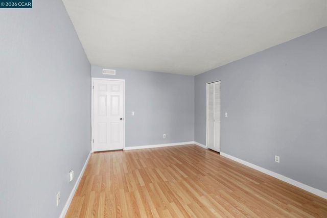 330 N Civic Dr 203, Walnut Creek, CA 94596