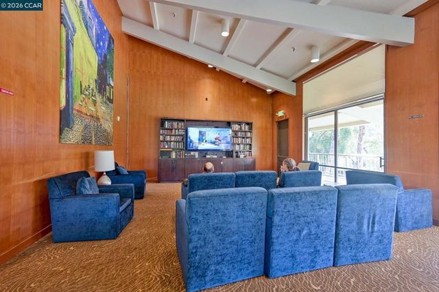 330 N Civic Dr 203, Walnut Creek, CA 94596