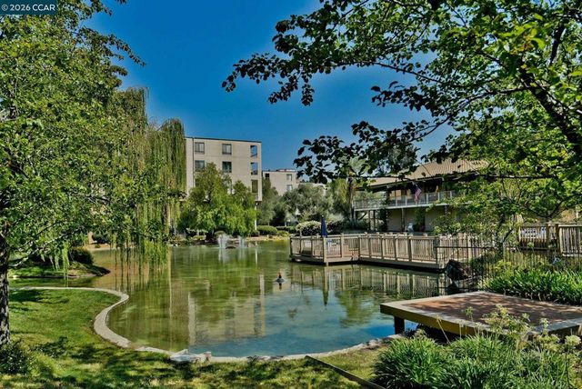 330 N Civic Dr 203, Walnut Creek, CA 94596