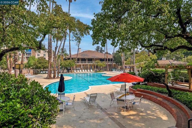 330 N Civic Dr 203, Walnut Creek, CA 94596