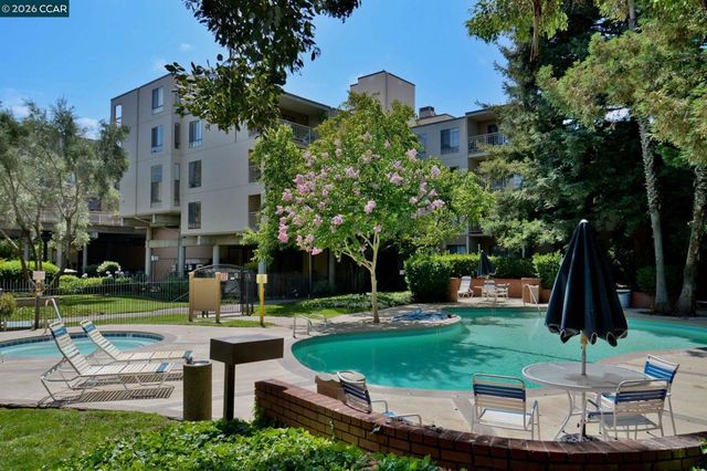 330 N Civic Dr 203, Walnut Creek, CA 94596