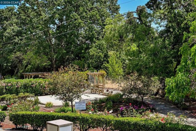 330 N Civic Dr 203, Walnut Creek, CA 94596
