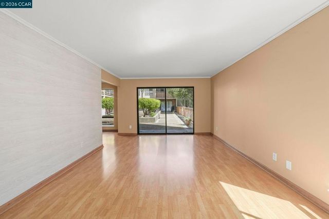 330 N Civic Dr 203, Walnut Creek, CA 94596
