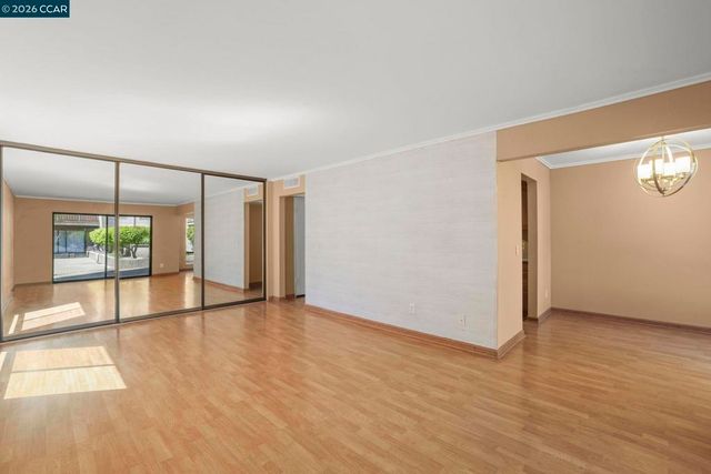 330 N Civic Dr 203, Walnut Creek, CA 94596