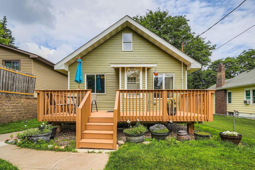 1076 Wilson Avenue, Saint Paul, MN 55106