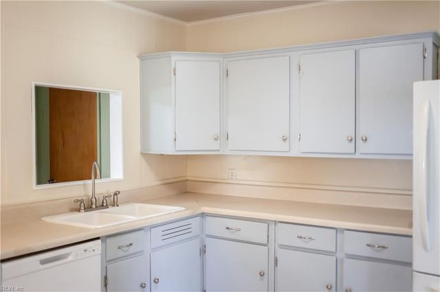 146 Lynnhaven DR, Hampton, VA 23666