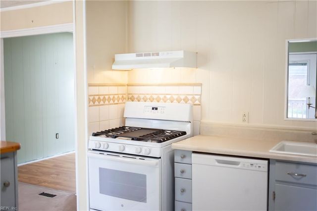 146 Lynnhaven DR, Hampton, VA 23666