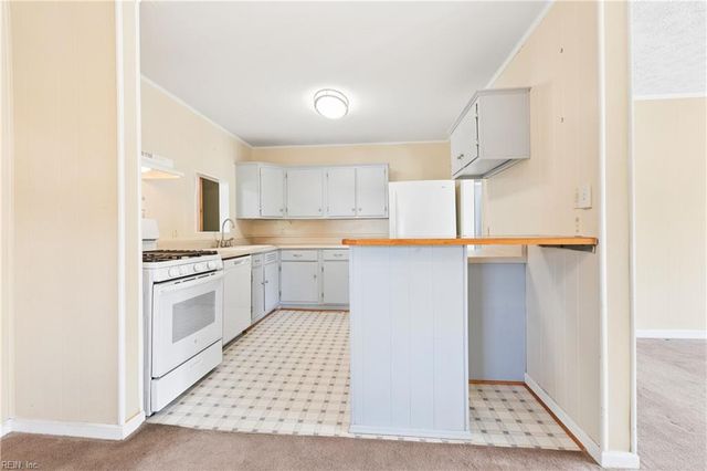 146 Lynnhaven DR, Hampton, VA 23666