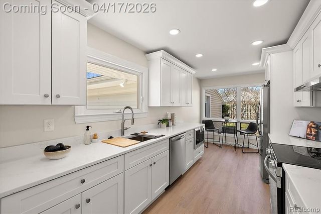 32430 Nottingham Knolls, Farmington Hills, MI 48334